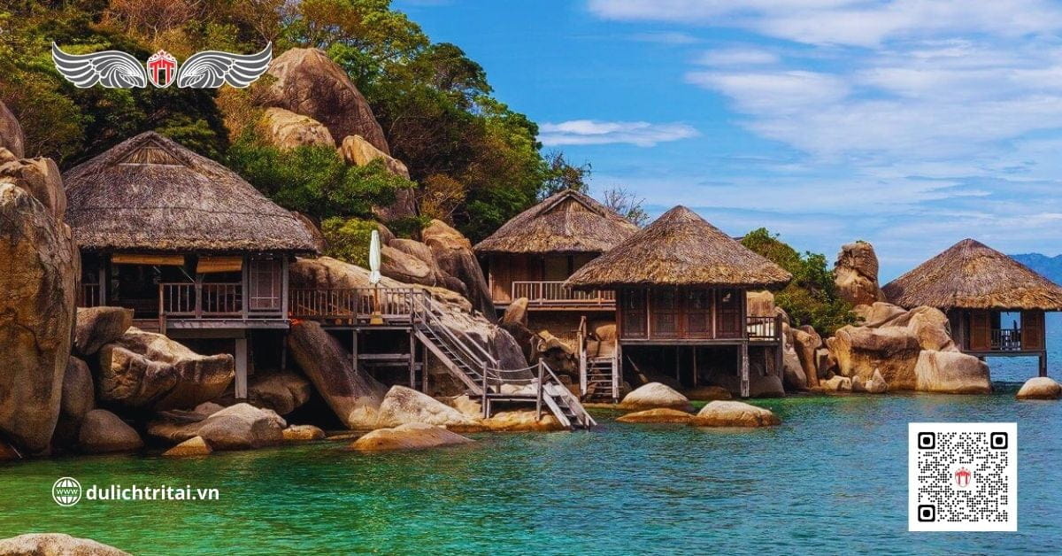 Thuê xe 9 chỗ limousine giá tốt đi du lịch giá rẻ có tài xế tại TP HCM 4 ngày 3 đêm đi Vịnh Ninh Vân